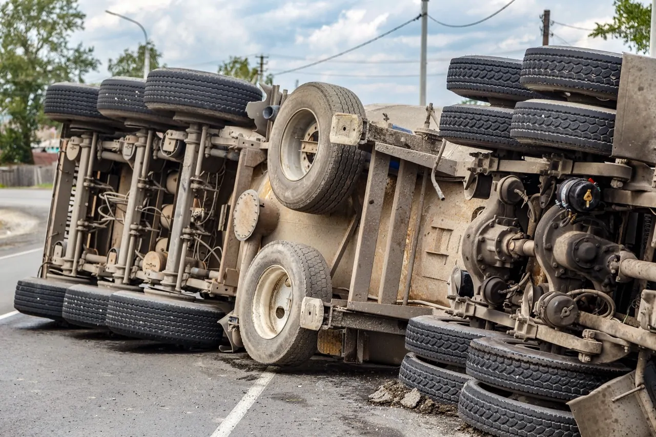 Semi-Truck Accident Lawyer in Sunrise | CH Smith Law Firm | Attorney Courtney Smith | Black Semi Truck Accident Lawyer