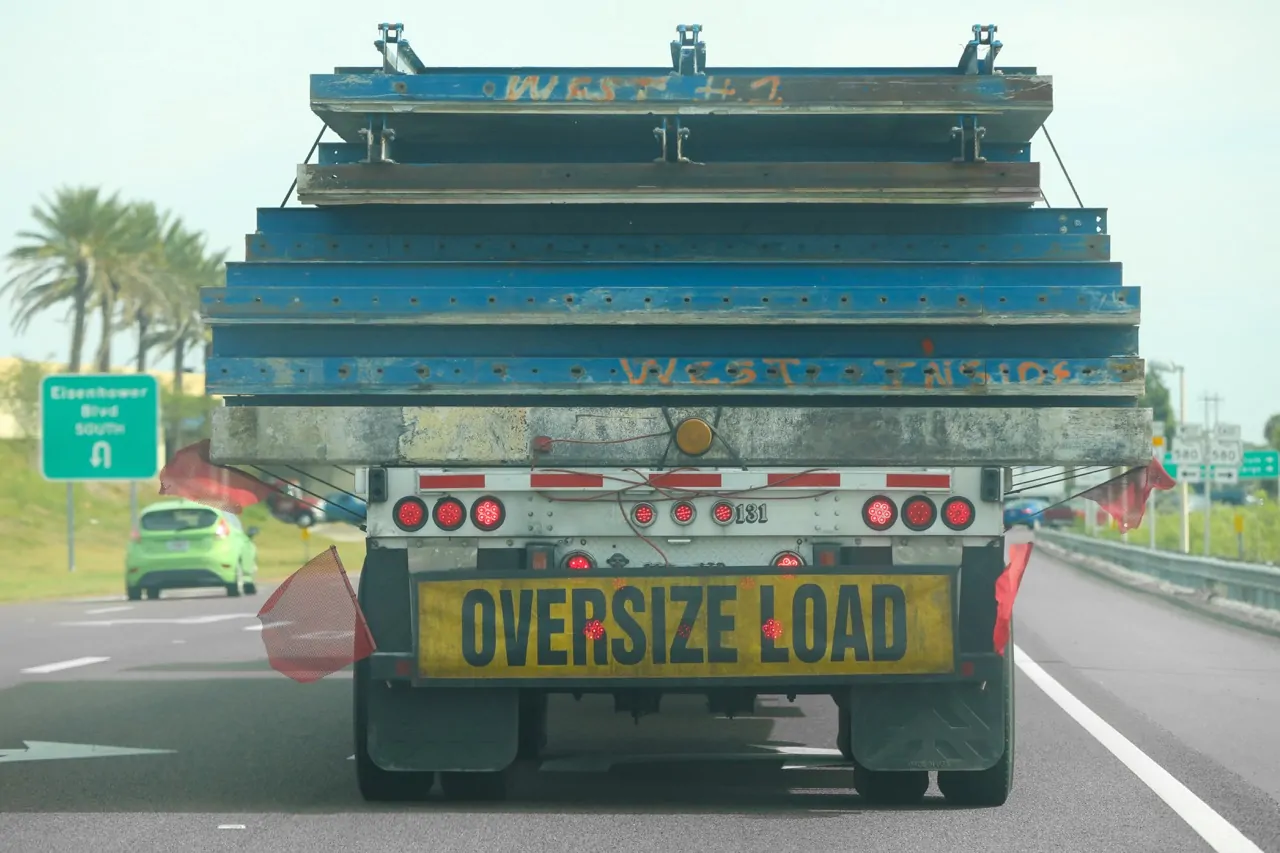 Cargo Shift Crashes: Overloaded Trailer & Cargo Shift Truck Accidents in Florida