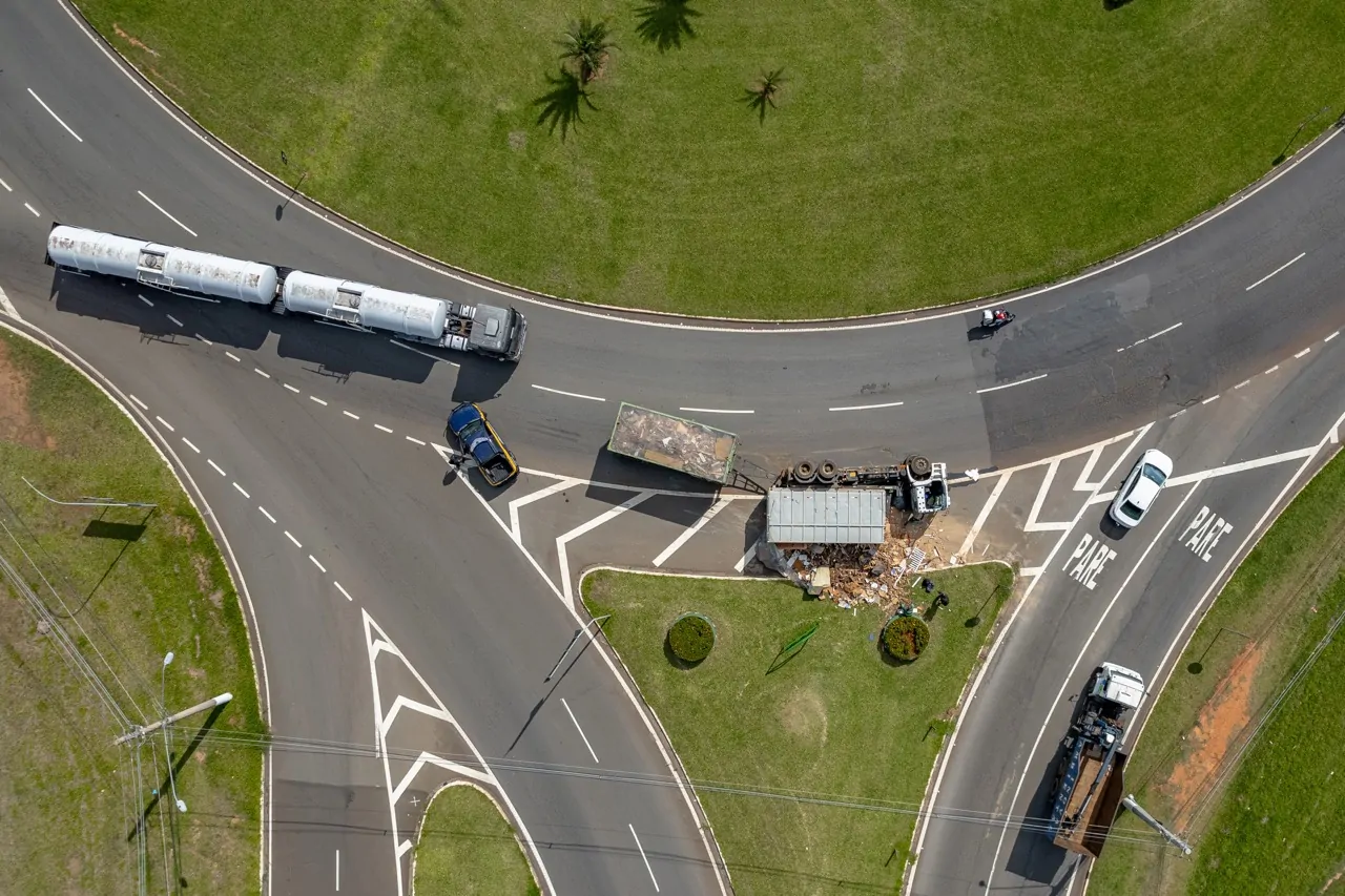 Wide-Turn 18-Wheeler Truck Accidents